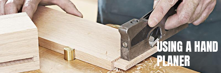 Using-a-hand-planer