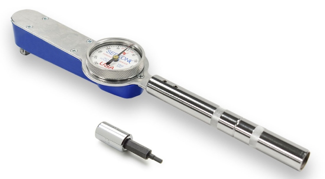Dial torque wrench