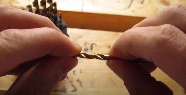 How to compare the shank size with the bit size - step 3
