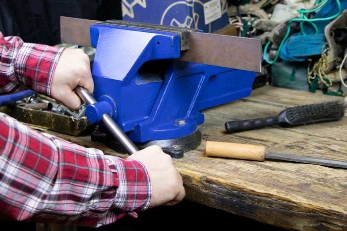 How Does a Bench Vise Work